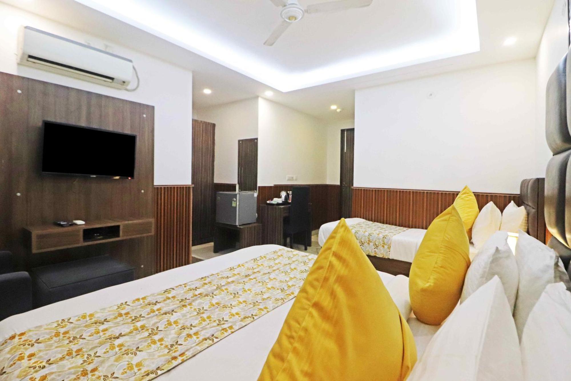 Hotel Mayda Prime Near Delhi Airport Nuova Delhi Esterno foto