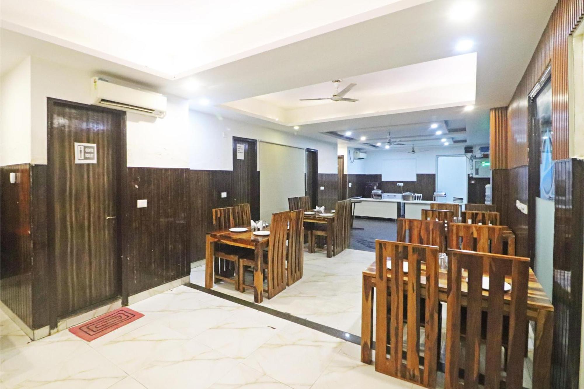 Hotel Mayda Prime Near Delhi Airport Nuova Delhi Esterno foto