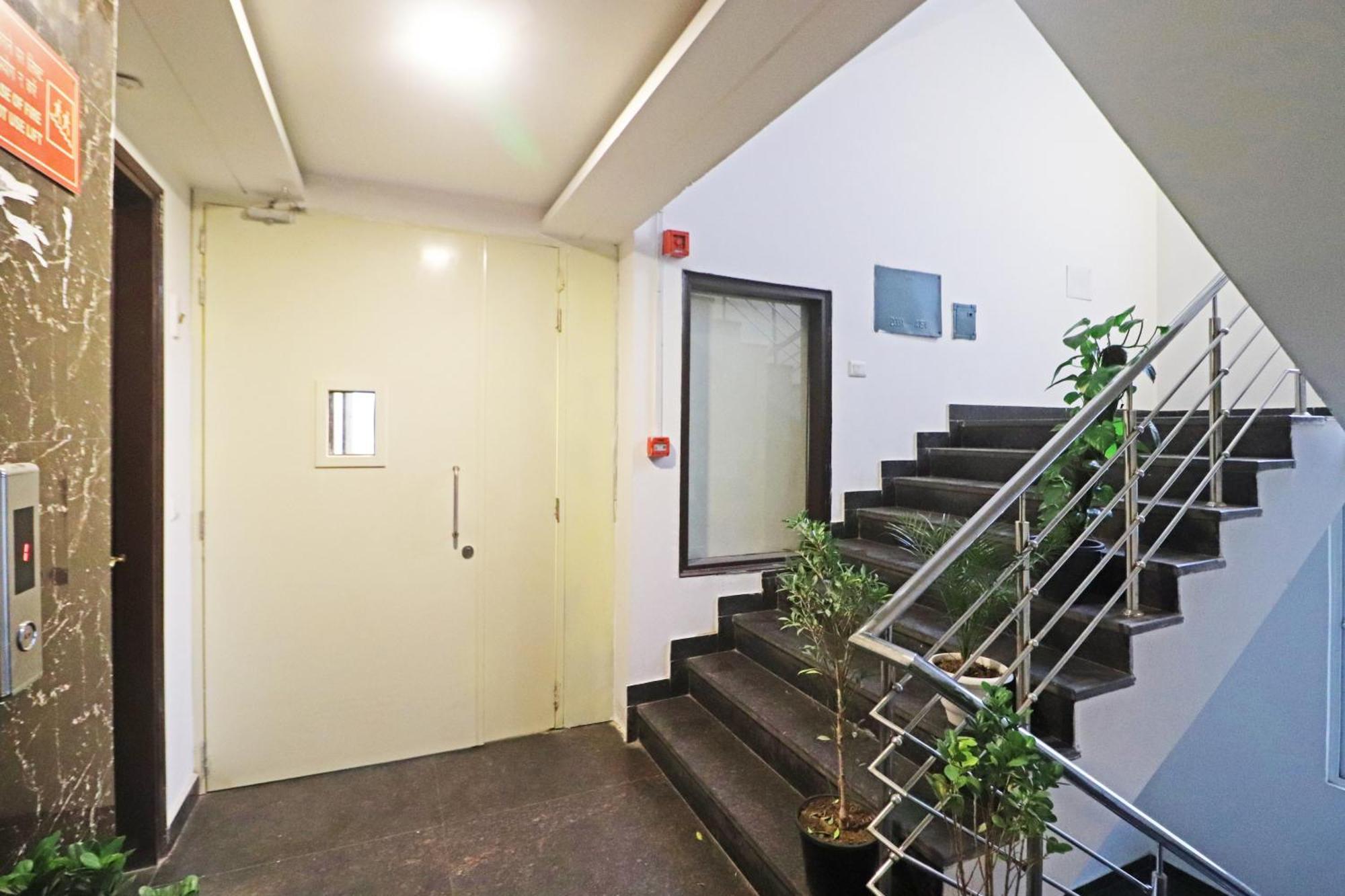 Hotel Mayda Prime Near Delhi Airport Nuova Delhi Esterno foto