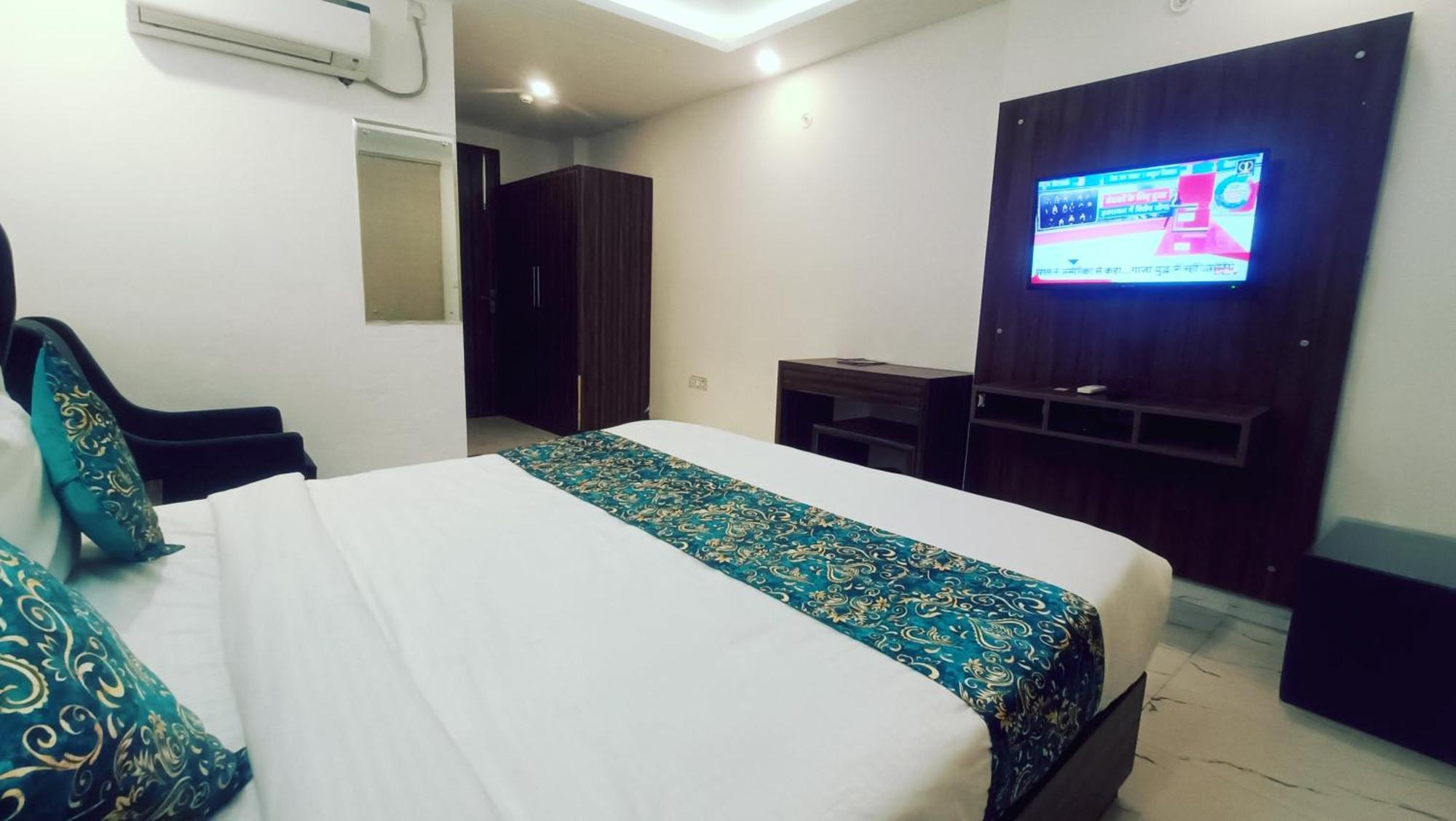 Hotel Mayda Prime Near Delhi Airport Nuova Delhi Esterno foto