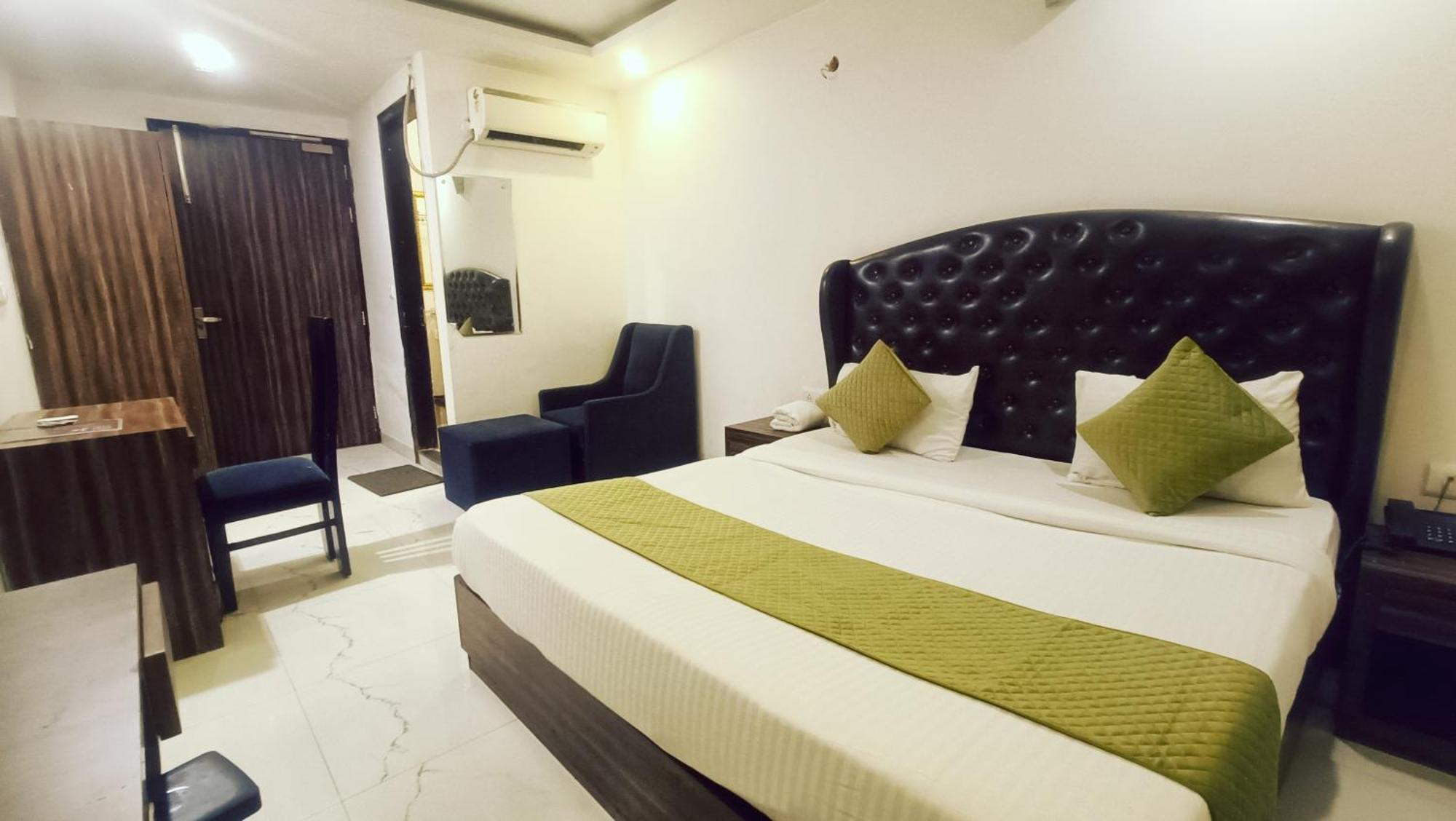 Hotel Mayda Prime Near Delhi Airport Nuova Delhi Esterno foto