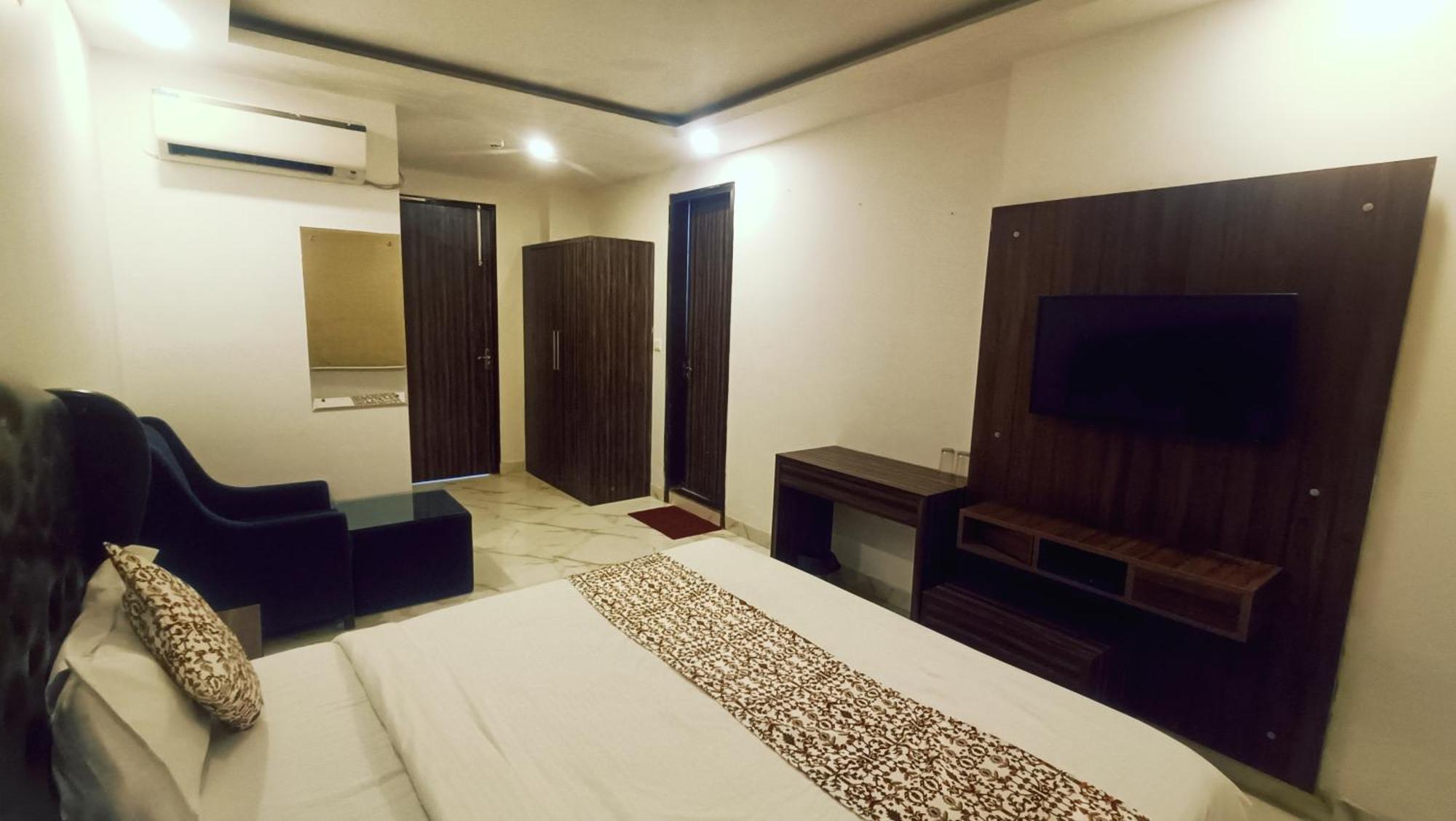 Hotel Mayda Prime Near Delhi Airport Nuova Delhi Esterno foto